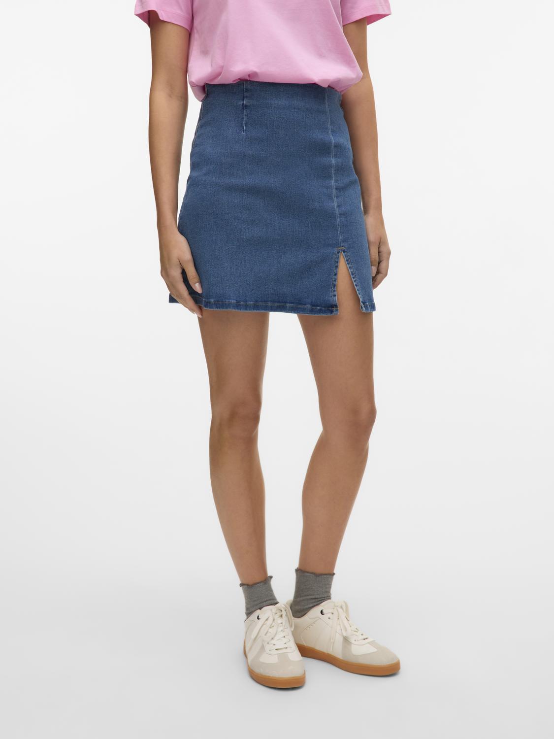 model_shot-front